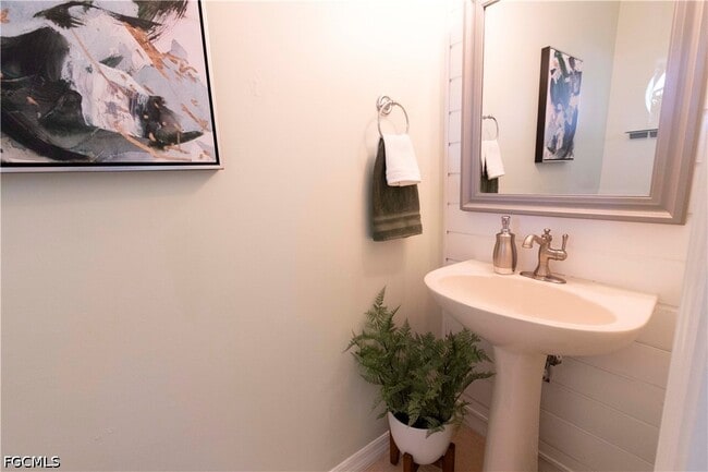 Building Photo - 3325 Antica St