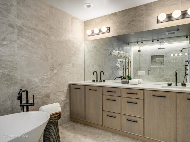 Building Photo - 1143 W Montana St