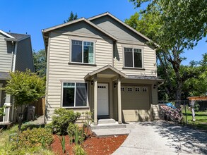 Building Photo - 10127 SE Ivon Ct