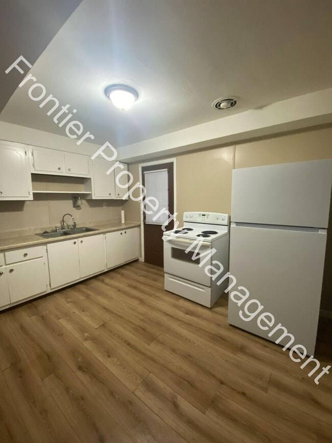 Building Photo - Great 3-bedroom home ready for move in!! A...