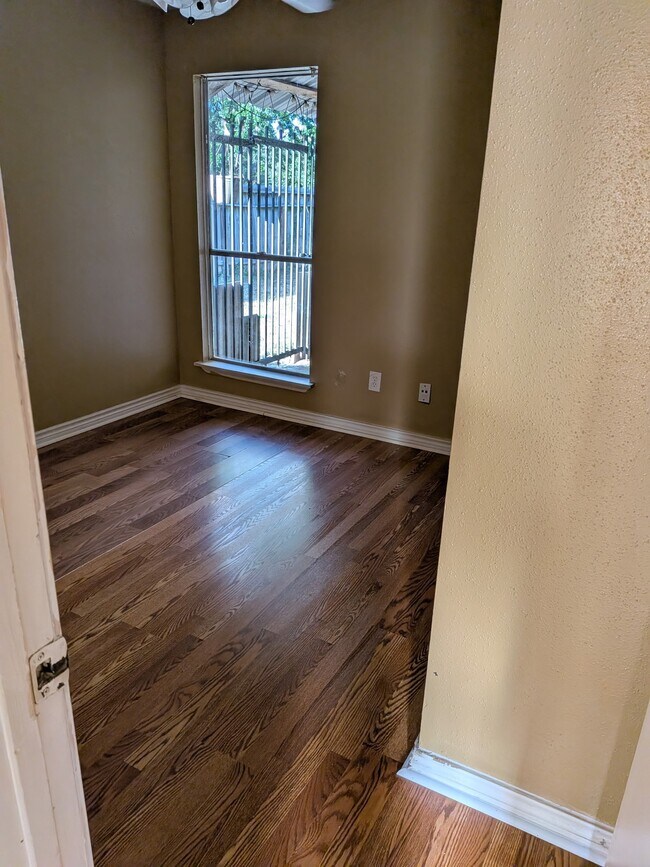 Building Photo - 6826 Heather Hollow Dr