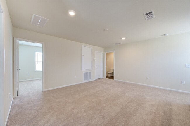 Building Photo - 11715 Braemar Village Dr