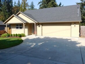 Building Photo - 3Bd/2Ba Single Story Home - Available Soon!