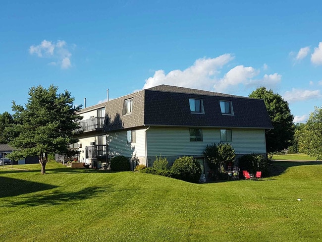 Building Photo - Countryside Apartments