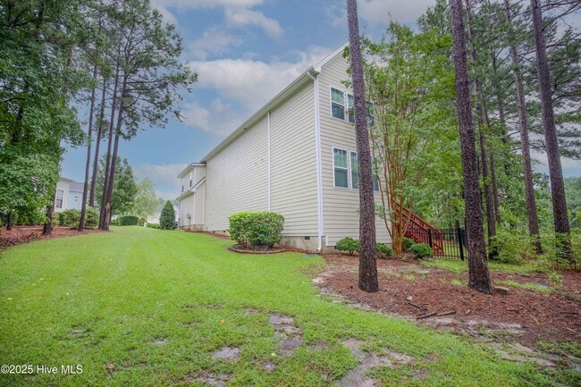 Building Photo - 104 Pine Hawk Dr