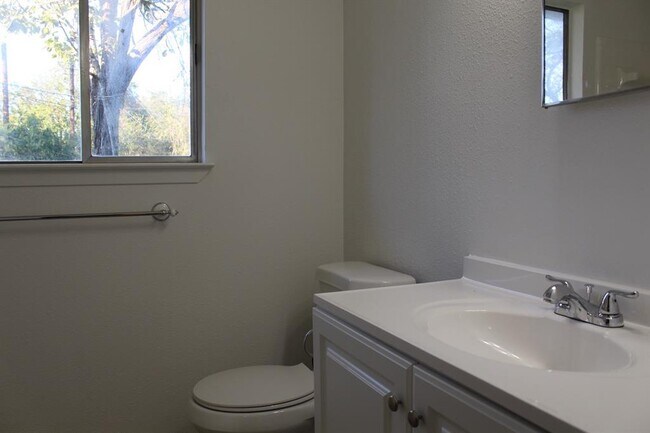 Building Photo - 4708 York Hill Dr
