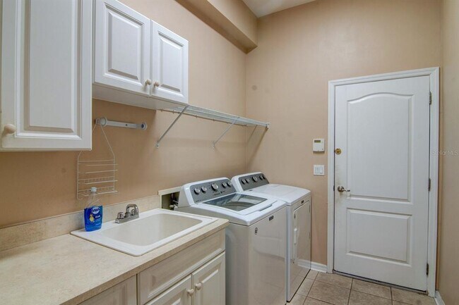 Building Photo - 8362 SW 11th Rd