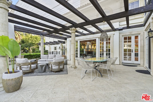 Building Photo - 23255 Mariposa De Oro St