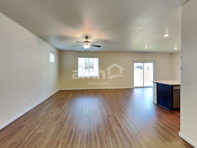 Building Photo - 2323 NW Matteo Dr