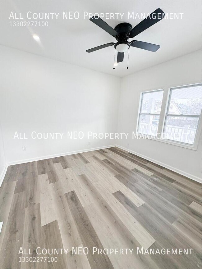 Building Photo - 2232 W 104th St