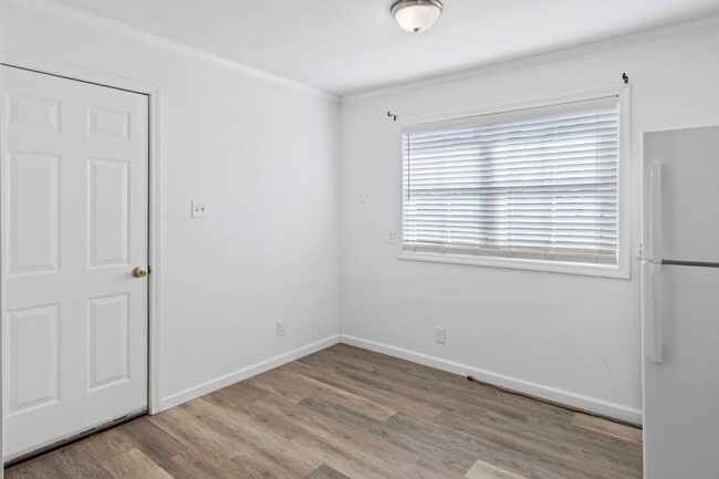 Building Photo - 3107 Admiral King St