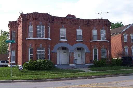 Primary Photo - 679-681 S Lake St