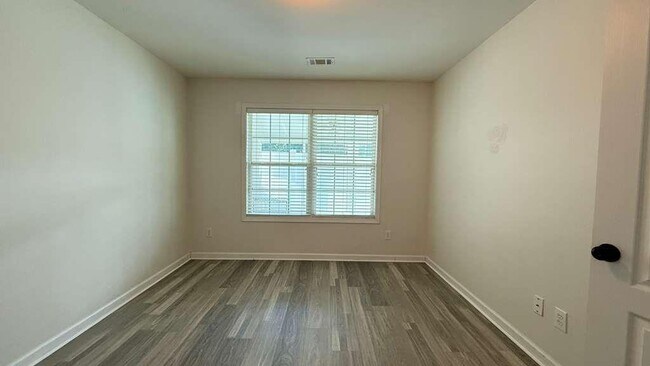 Building Photo - 6423 Grand Hickory Dr