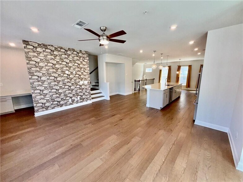 Building Photo - 361 Watson Ave