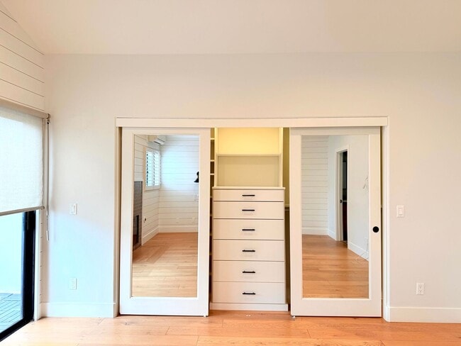 Building Photo - Fantastic 2-Story Home 3 bed 2.5 bath with backyard in Prime Golden Hills-Redondo Beach