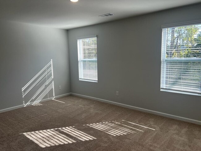 Building Photo - 273 Hazel Ln