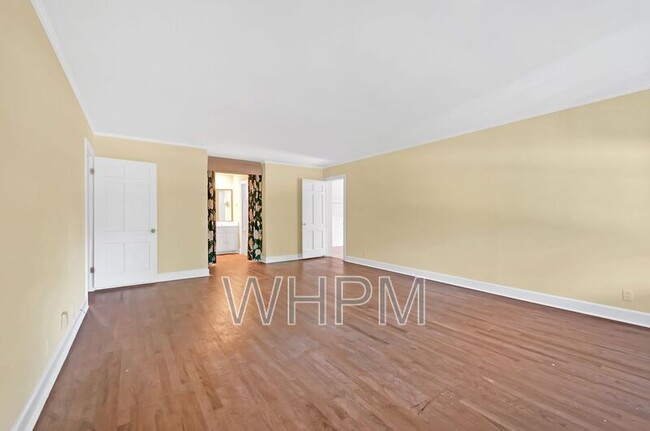 Building Photo - 1000 Chancery Ln