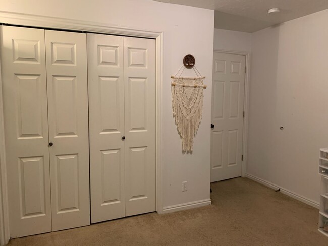 Building Photo - Beautiful Condo Near BYU and Provo Rec Center