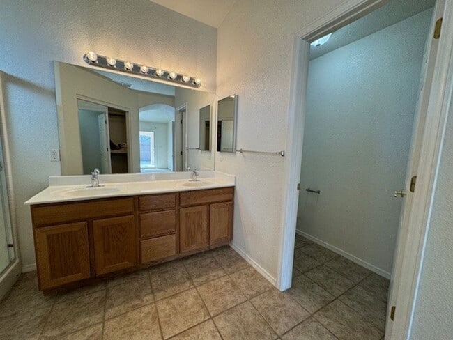 Building Photo - 3 Bedroom 2Ba with Side RV Space & fenced yard