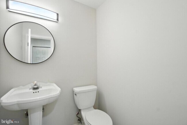 Building Photo - 4739 Bates Dr