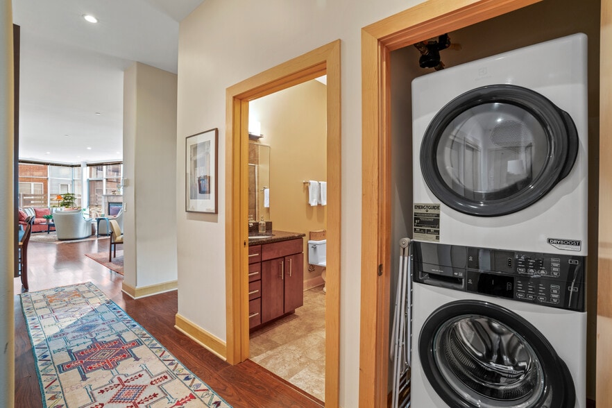Laundry - 1111 N Marshall St