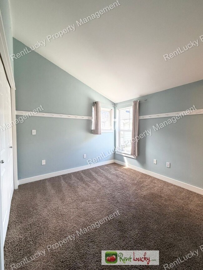 Building Photo - Fantastic 3 Bedroom in Ballard w/ Natural Lighting and Beautiful Finishes!