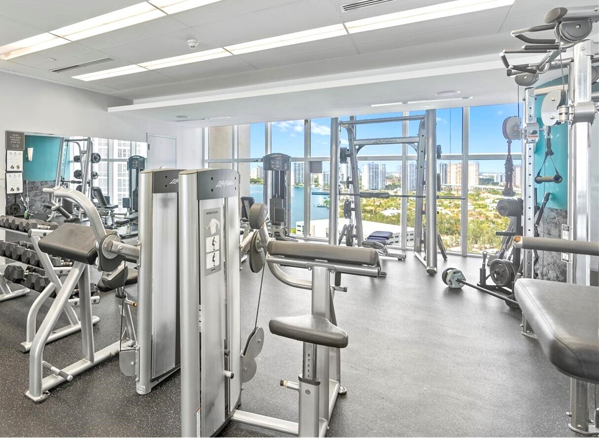 Building Photo - 18101 Collins Ave