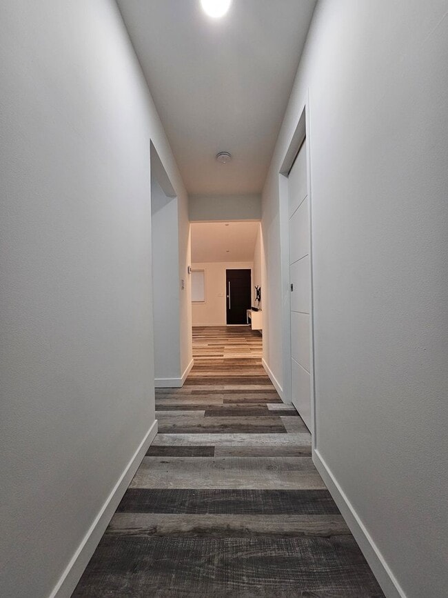 Building Photo - Newly Remodeled Home
