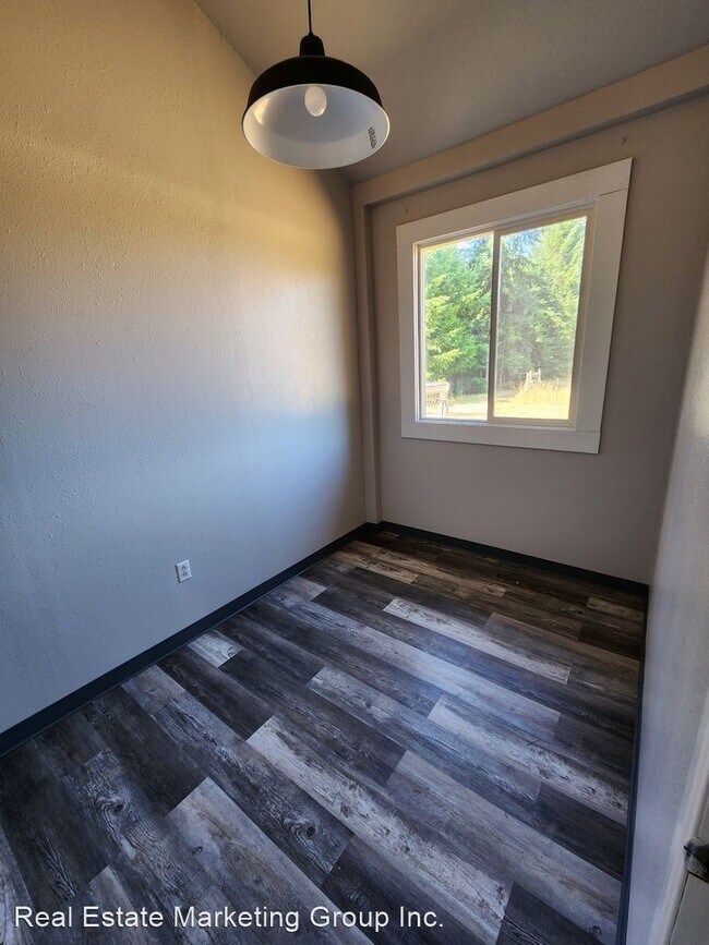 Building Photo - 2 br, 1 bath House - 381 1/2 Hawkins Rd