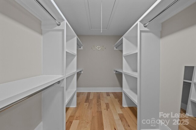 Building Photo - 1207 Lakedell Dr