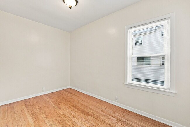 Building Photo - 310 E 138th St