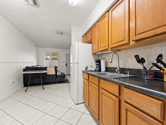 Building Photo - 6161 SW 44th St