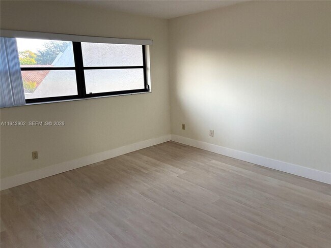 Building Photo - 8589 SW 115th Pl