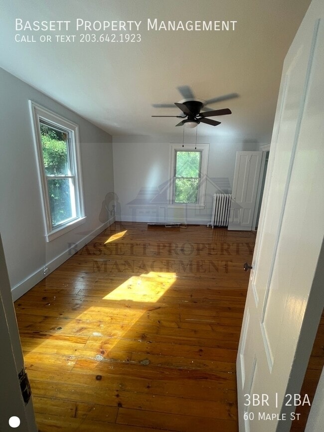 Building Photo - 60 Maple St