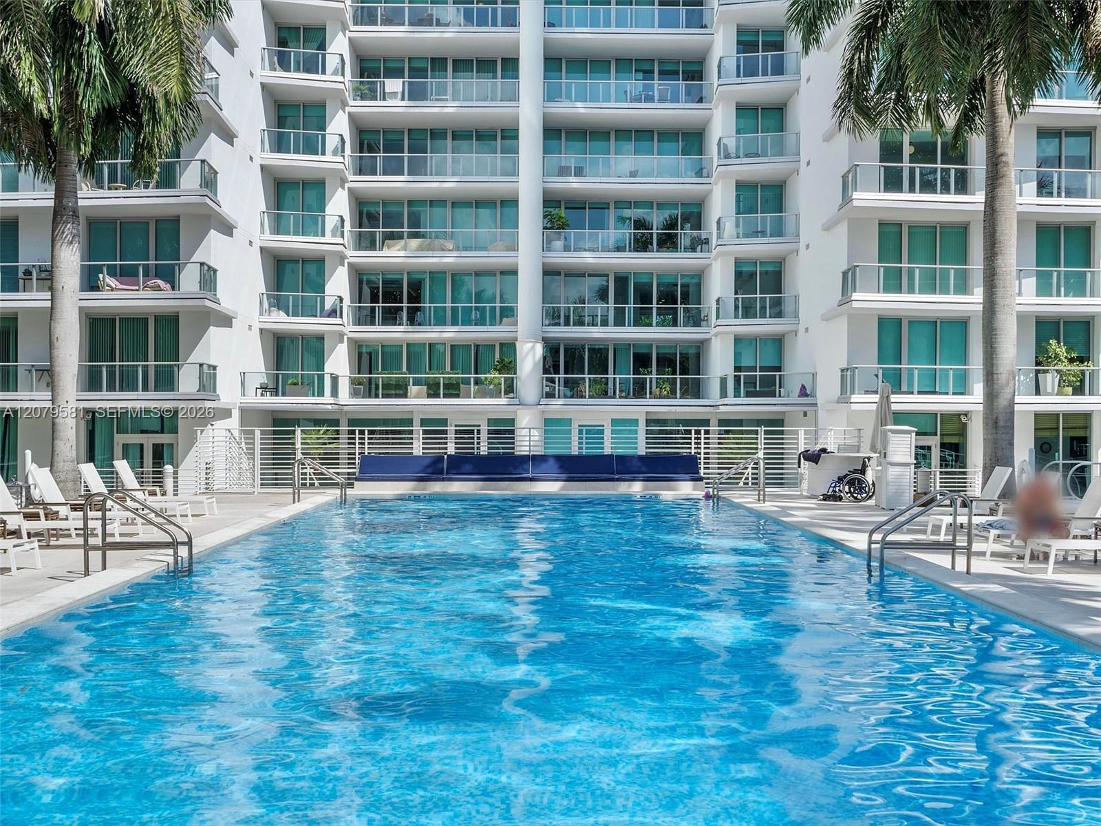 Building Photo - 2627 S Bayshore Dr