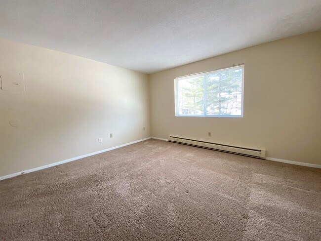 Building Photo - 99 Powers St