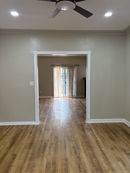 Building Photo - 2536 Calvert St