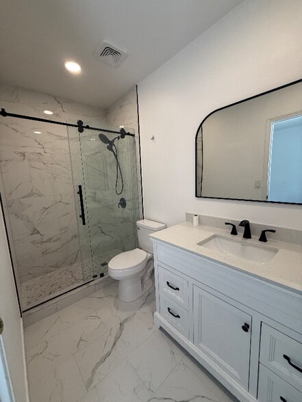 Building Photo - 2816 SW 83rd Ave