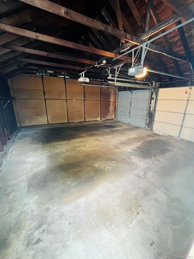 Building Photo - 19 Travers St