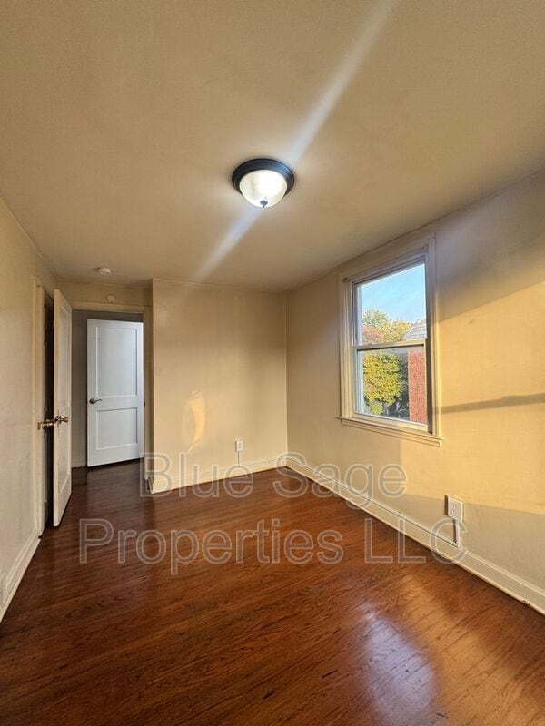Building Photo - 545 S 4th St