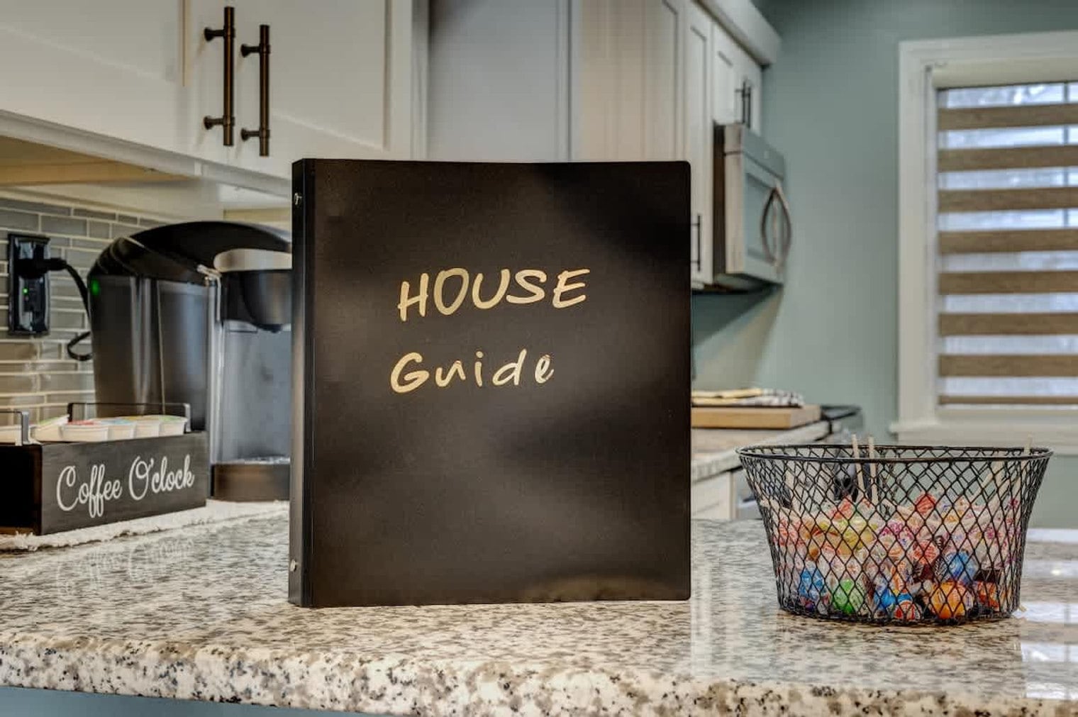 Building Photo - 3855 Grosvenor Rd