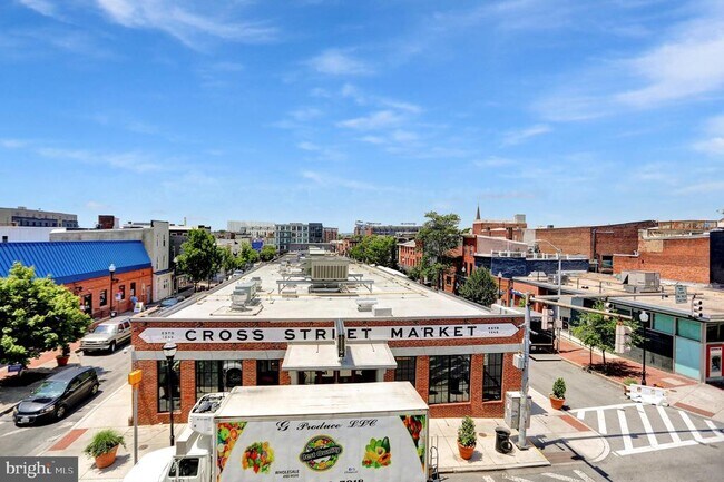 Building Photo - 1103 Light St