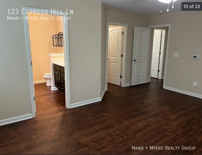 Building Photo - 123 Cypress Hill Ln