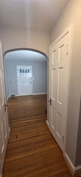 Building Photo - 2747 McKinley Ave