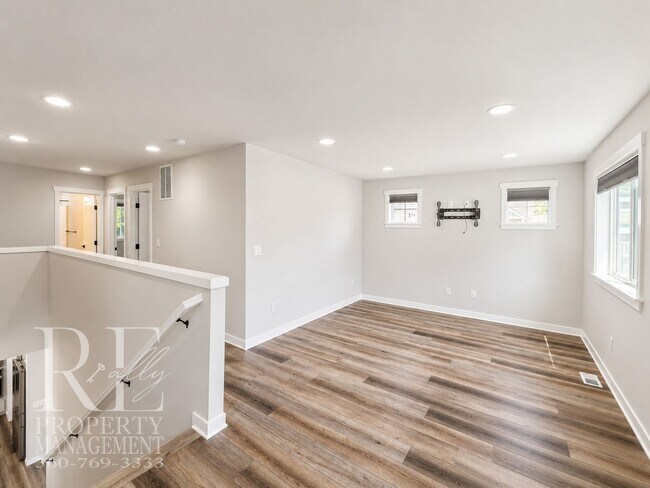 Building Photo - Luxury Poulsbo Retreat with Water Views, Covered Deck & Designer Finishes