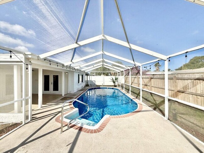Building Photo - 3411 Cincinnati Dr