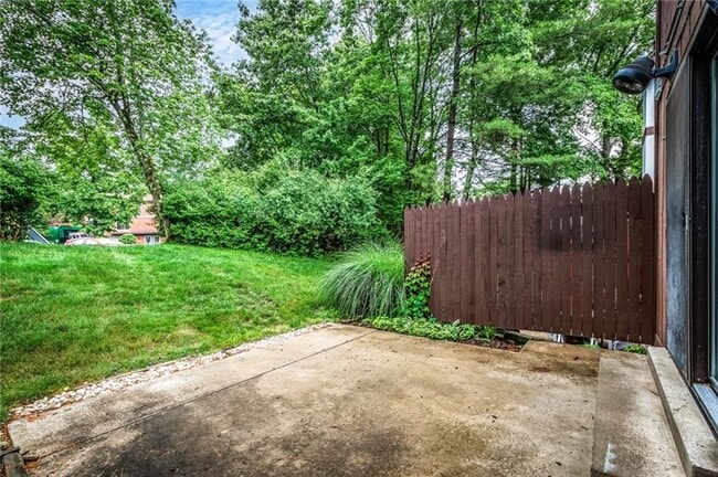 Building Photo - 107 Forest Edge Dr