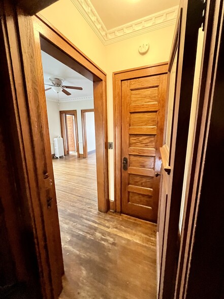 Building Photo - 1451 Hertel Ave