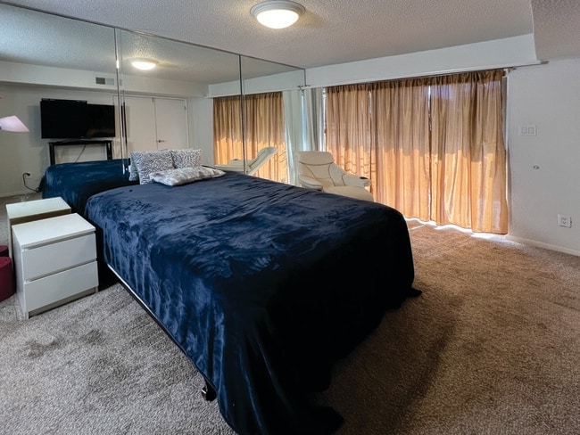 Building Photo - 13014 Leader St