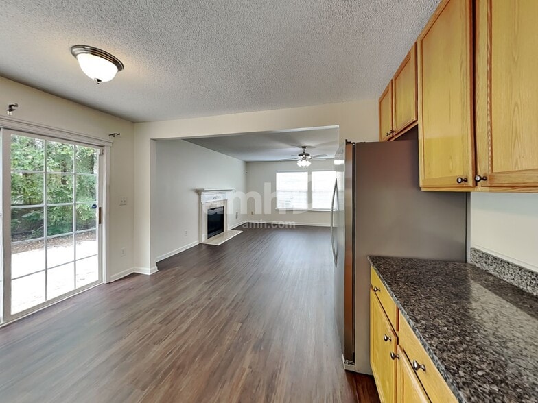 Building Photo - 4533 Hyperion Ct